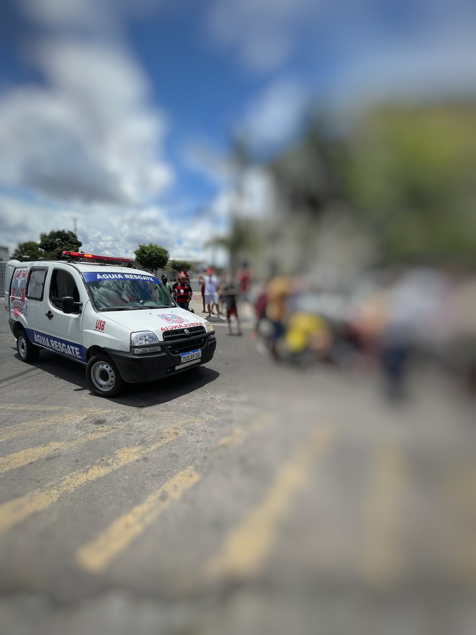 Colisão entre carro e moto deixa homem ferido em Conceição do Coité