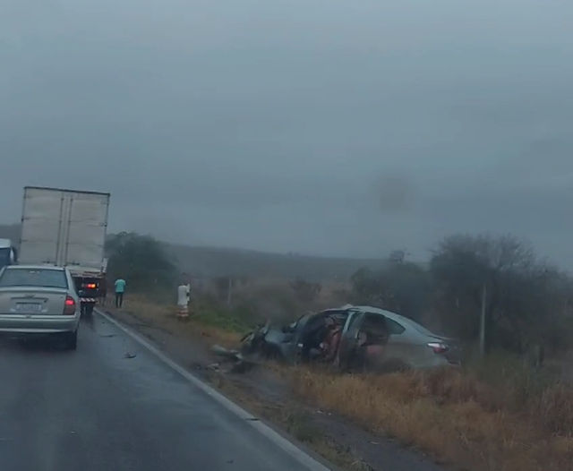 Acidente na BR-116 Norte entre Serrinha e Santa Bárbara deixa três mortos