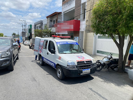 Pedreiro sofre descarga elétrica e cai do 1º andar de imóvel em Conceição do Coité