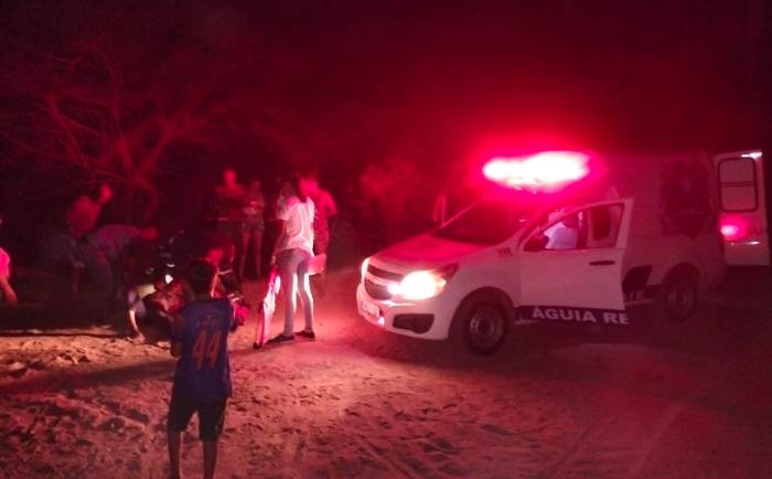 Homem fica ferido após colidir a moto em animal e cerca de arame em Conceição do Coité