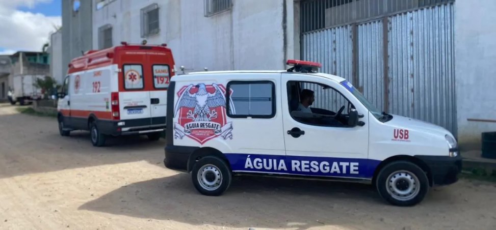 Jovem morre em fábrica de móveis após placas de MDF desabar sobre seu corpo em Conceição do Coité