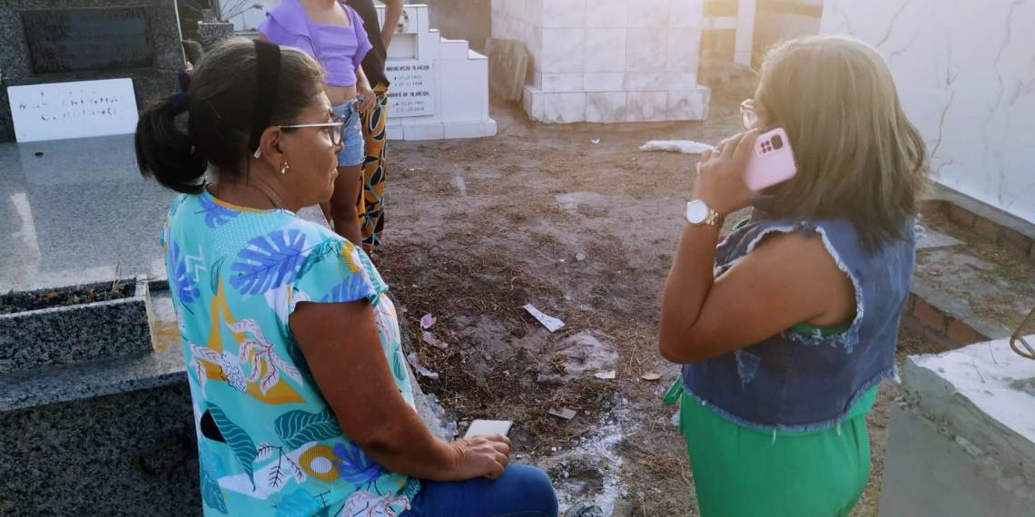 Coité – Familiares saem frustrados de cemitério por não encontrarem sepultura de entes queridos