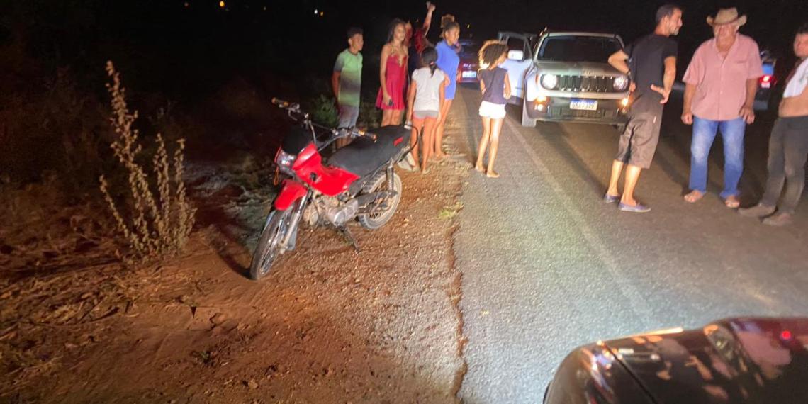 Duas mulheres ficam feridas em colisão envolvendo carro e moto na BA-411, trecho Conceição do Coité a Salgadália