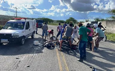 Colisão envolvendo duas motocicletas deixa três vítimas gravemente feridas na BA-411, em Conceição do Coité