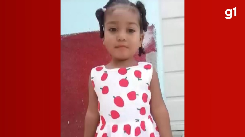 Criança de 3 anos morre eletrocutada ao encostar em portão com fio desencapado no interior da Bahia