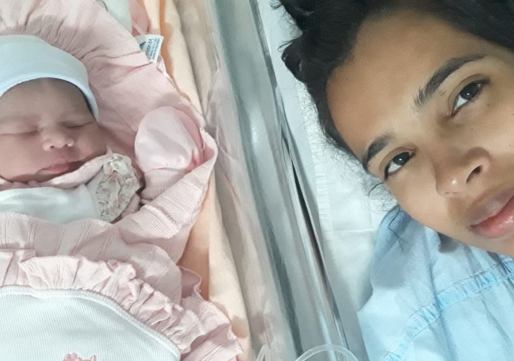 Bebê nasce durante corrida por aplicativo em Feira de Santana