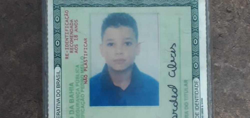 Adolescente de 16 anos é morto a tiros em Santo Estevão. A vítima tinha marcas dos disparos nas pernas, costas e nuca