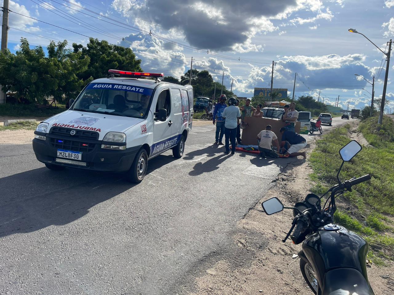 Motociclista fica ferido após bater em buraco na BA-409, em Conceição do Coité