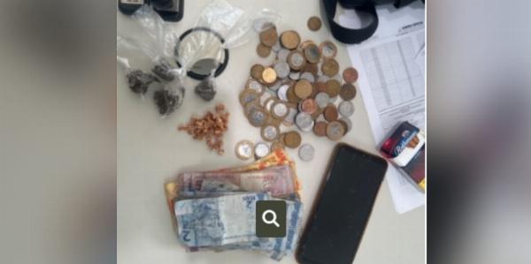 Homem usando muletas é preso acusado de tráfico de drogas em Serrinha