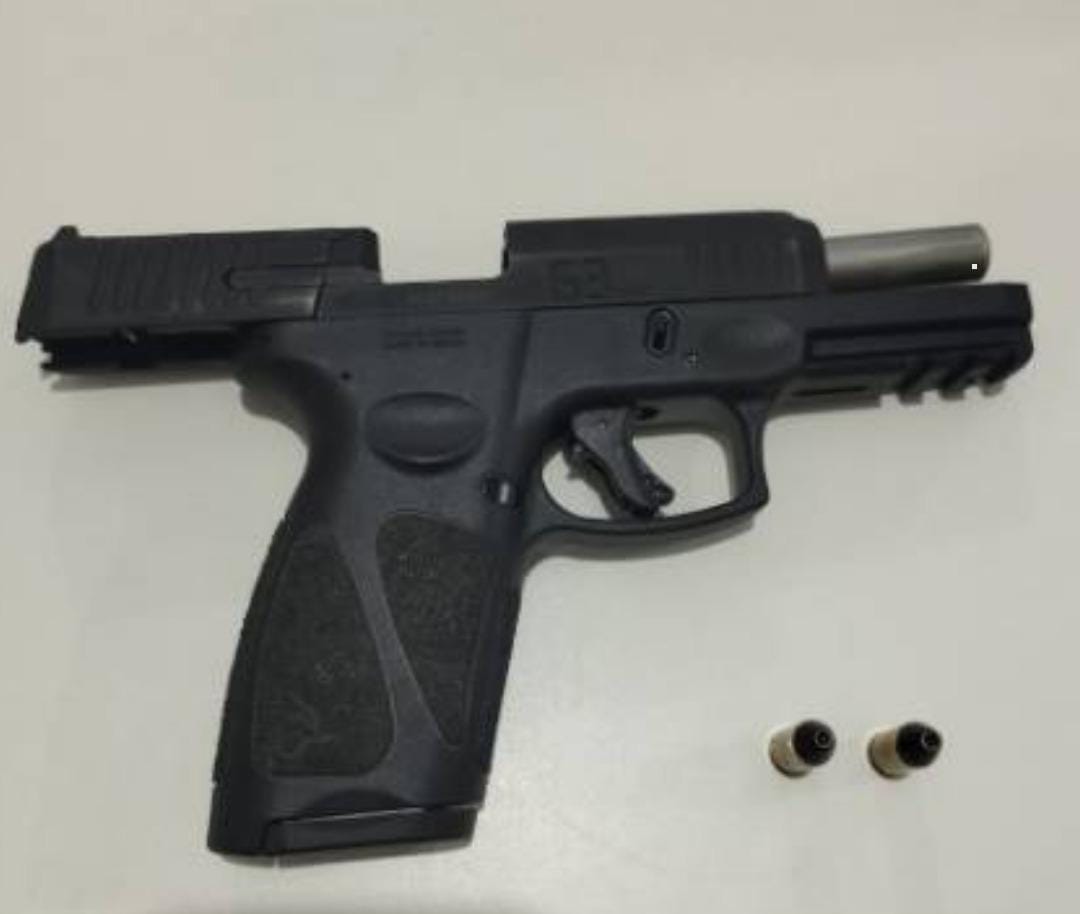 Homem é preso com pistola na zona rural de Serrinha