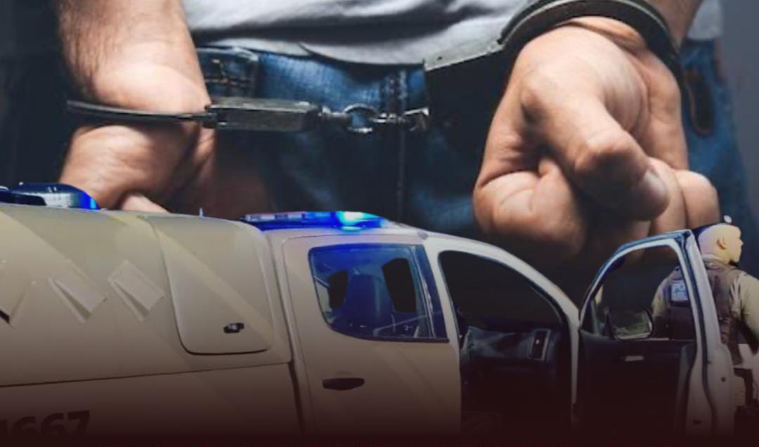 Homem é preso por ameaçar mulher e filho com faca no bairro da Rodagem, em Serrinha