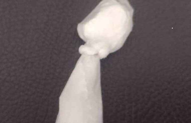 Adolescente de 17 anos é apreendido com drogas em Serrinha