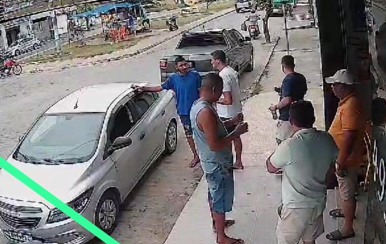 VÍDEO: Câmera flagra motorista colidindo contra carro e moto em Conceição do Coité