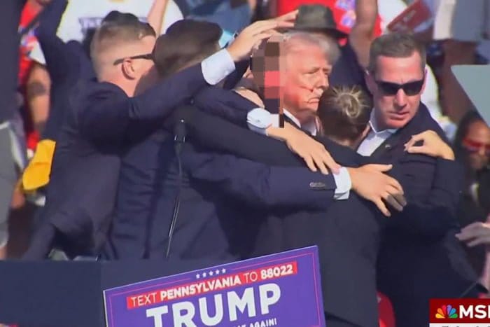 Comício de Trump é interrompido após sons de tiros na Pensilvânia; ele foi ferido na orelha