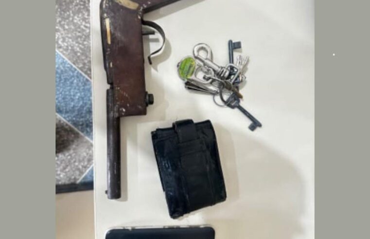 Homem é preso suspeito de importunar sexualmente de menina de 12 anos e porte ilegal de arma no Distrito de Salgadália, em Conceição do Coité