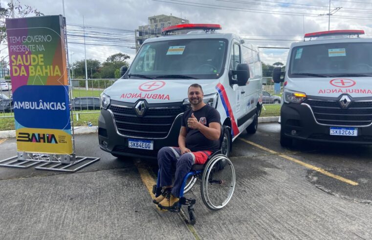 A equipe do Águia Resgate ganha uma nova ambulância do governo do estado