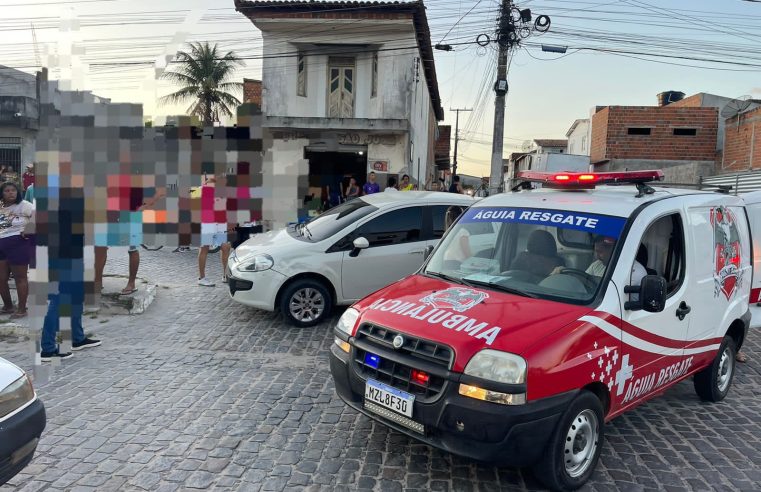 Acidente entre carro e moto deixa motociclista ferido em Conceição do Coité