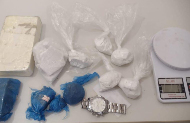 Casal é preso com boa quantidade de drogas e veículo com chassi aduterado no bairro do Alto da Colina, em Conceição do Coité