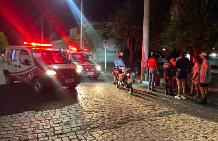 Casal sofre queda de moto após vestido da garupa prender na corrente em Conceição do Coité