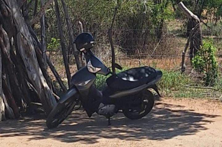 Motocicleta Honda Biz é roubada no Povoado de São Pedro, em São Domingos