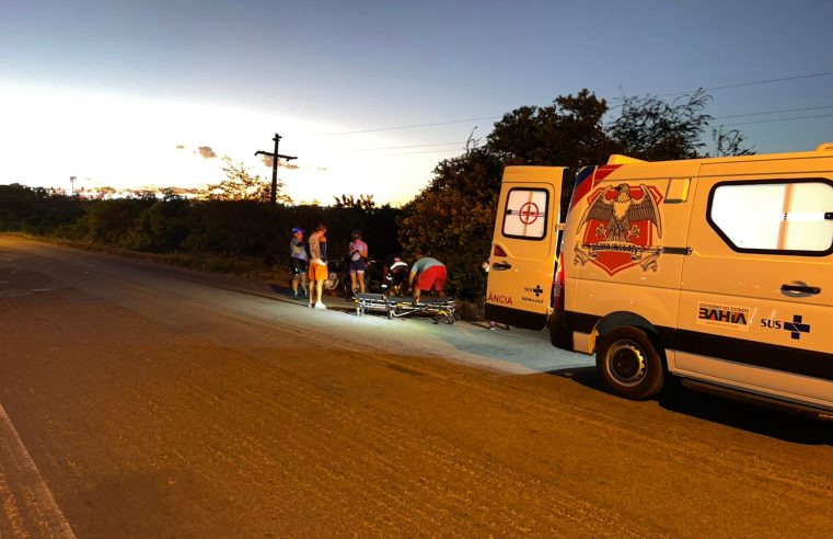 Ciclista fica ferida após colisão com cachorro na BA-411 em Conceição do Coité