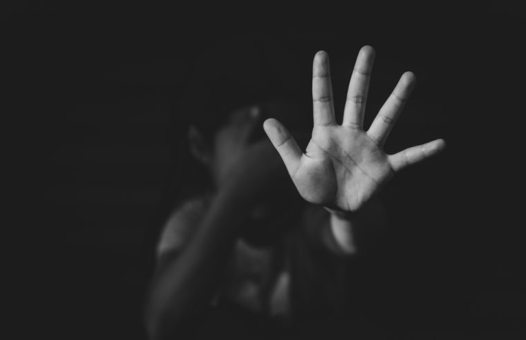 Adolescente é beijada à força por homem em Distrito de São Domingos