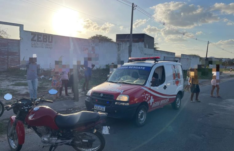 Idoso de 60 anos fica ferido após colisão entre carro e moto na BA-409, em Conceição do Coité; motorista do veículo deixa o local antes da chegada do resgate
