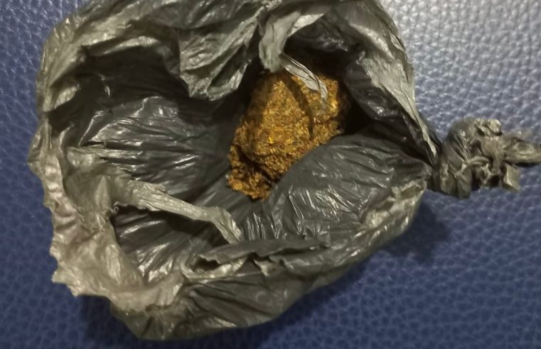 Homem é detido com droga e motocicleta irregular em Barrocas