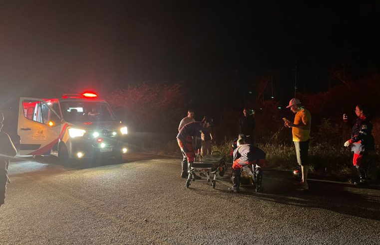 Homem sofre acidente de moto ao desviar de animais na pista e fica ferido na BA-411, em Conceição do Coité