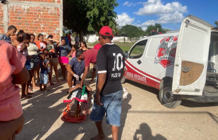 Acidente de moto deixa homem ferido em Vila Carneiro, em Conceição do Coité; vítima é levada para hospital com fraturas