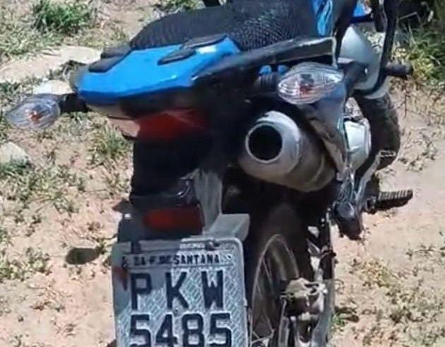 Motocicleta abandonada é recuperada em Conceição do Coité; Polícia Militar investiga circunstâncias do caso