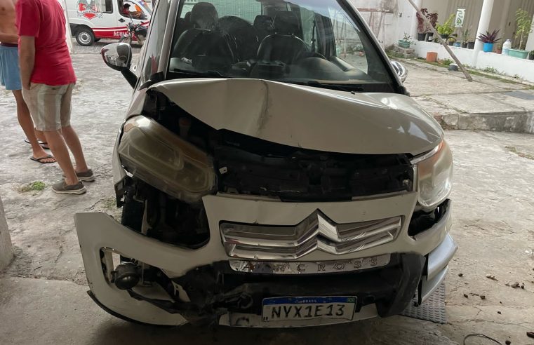 Idoso fica ferido após acidente de carro em Conceição do Coité; vítima é socorrida pelo Águia Resgate