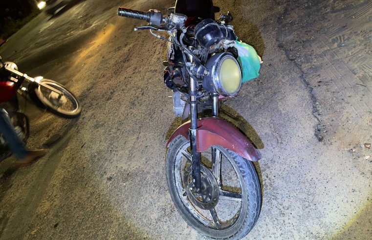 Motociclista fica ferido após colidir moto com carro na BA-120, em frente ao Condomínio Brisas, em Conceição do Coité