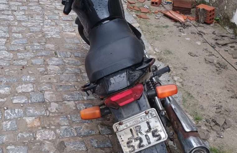 Homem encontra moto furtada no bairro Açudinho e aciona a PM em Conceição do Coité