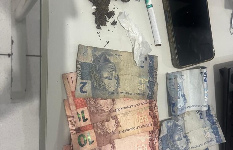 Jovem é flagrado com maconha e preso por tráfico após invadir casa e tentar fugir da polícia pelos telhados em Conceição do Coité