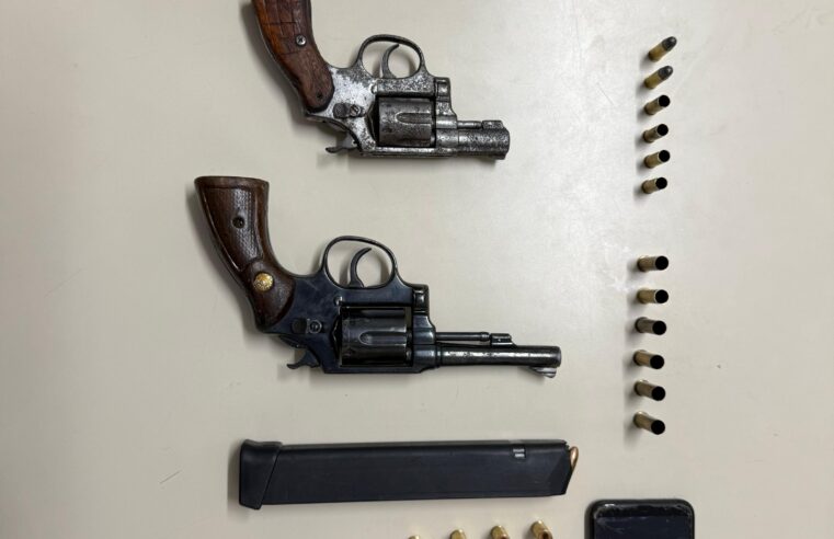 Confronto em Serrinha: dois suspeitos morrem após reação policial; revólveres, drogas e carregador de pistola foram apreendidos