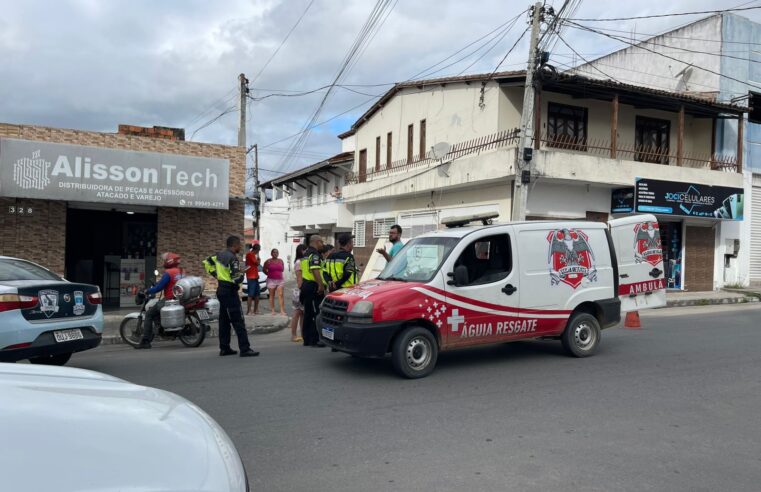 Mulher natural de Valente fica ferida em acidente entre carro e moto em Conceição do Coité