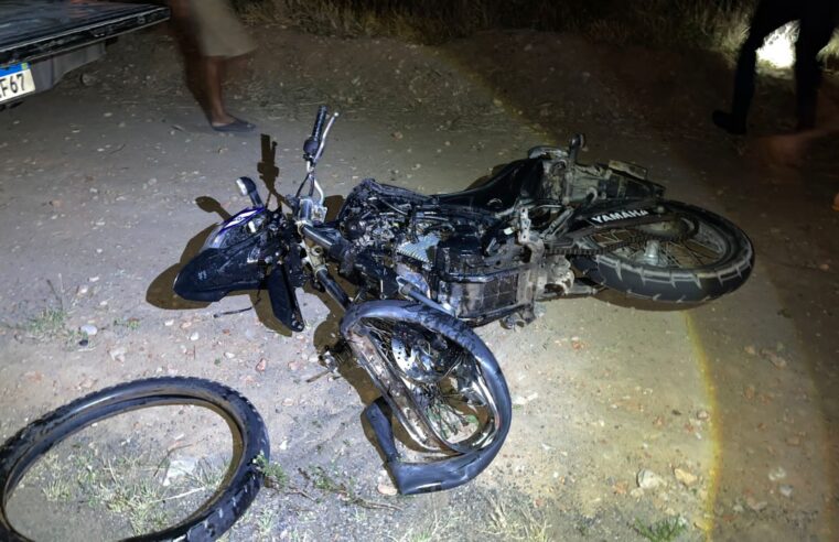 Motociclista morre em colisão frontal na BA-120, próximo a Lagoa do Canto, em Retirolândia; motorista do carro foi detido pela Polícia Militar