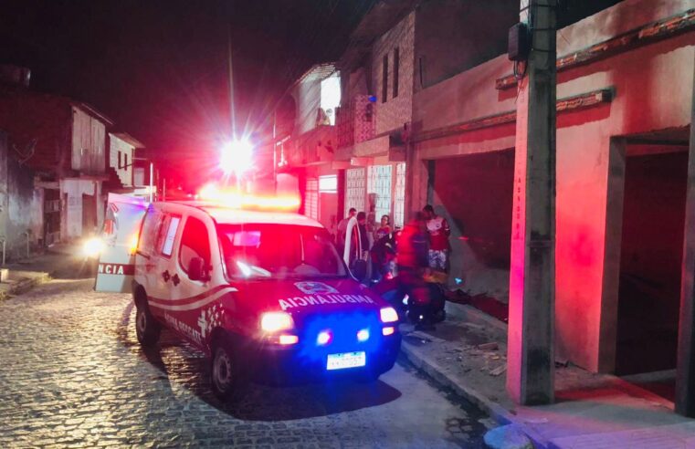 Acidente de moto em Conceição do Coité deixa homem ferido; vítima bateu em parede ao tentar desviar de veículo e teve suspeita de fratura no maxilar