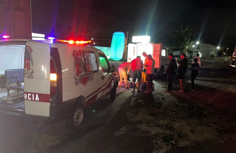 Grave acidente entre duas motos deixa homem com fratura exposta e mulher ferida na BA-120, em Conceição do Coité