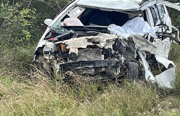 Colisão frontal entre carro e caminhão deixa uma pessoa morta na BA-409, entre Conceição do Coité e Serrinha; vítima ainda não foi identificada
