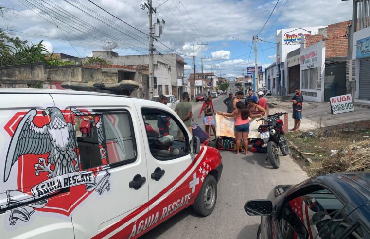 Colisão entre duas motocicletas deixa dois homens feridos na Avenida Senhora Santana, em Conceição do Coité