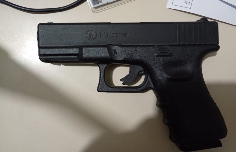 Homem é flagrado com simulacro de arma de fogo após supostas ameaças em Bandiaçu, distrito de Coité; caso foi parar na Delegacia