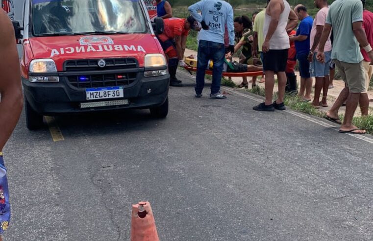 Homem fica ferido após acidente de moto na BA-120, entre Conceição do Coité e Retirolândia; vítima foi socorrida pelo Águia Resgate
