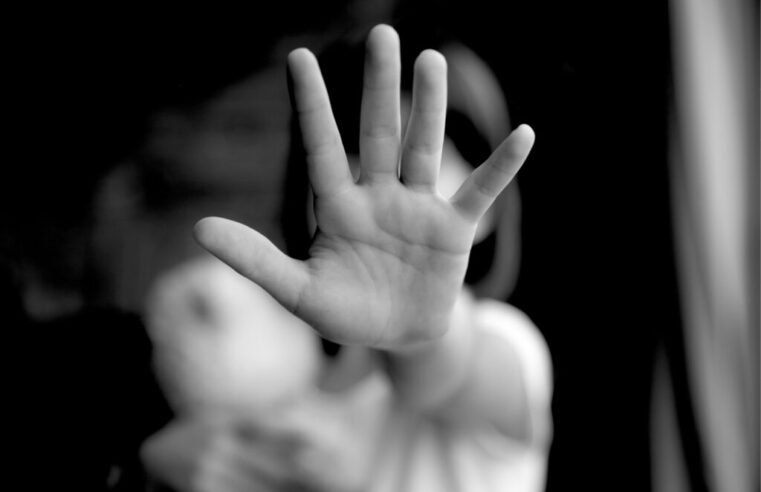 SUSPEITO DE ESTUPRO: Homem é conduzido à delegacia após denúncia envolvendo adolescente em Serrinha