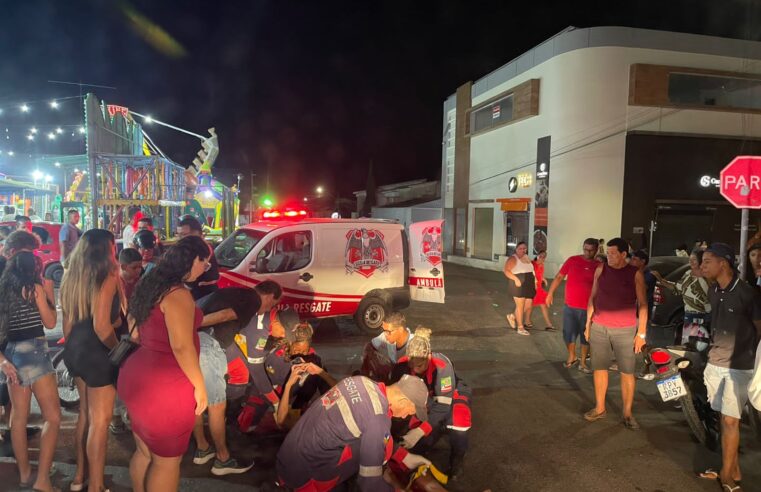 Motociclista fica ferido após motorista abrir a porta do carro e causar colisão no centro de Conceição do Coité
