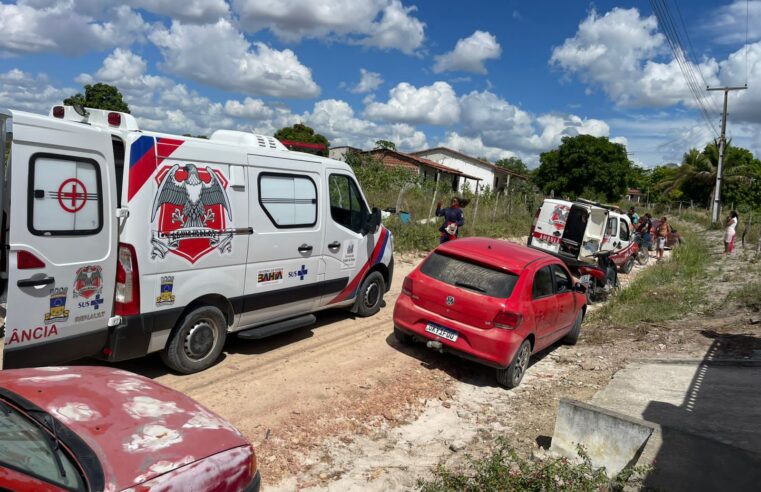 Colisão entre carro e motocicleta deixa casal ferido em estrada vicinal na zona rural de Conceição do Coité; mulher grávida de dois meses foi socorrida para a UMI