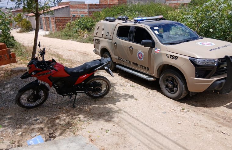Motocicleta furtada em Salvador é recuperada pela PM no bairro da Jaqueira, em Conceição do Coité