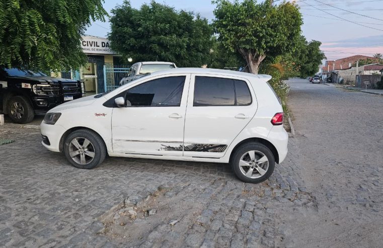 AÇÃO POLICIAL EM VALENTE: Carro com restrição de furto/roubo é recuperado pela CETO no bairro Hermínio Simões