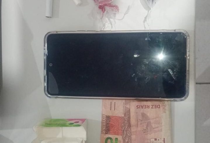 POLÍCIA EM AÇÃO: Suspeito é flagrado com drogas e motocicleta é apreendida na zona rural de Araci